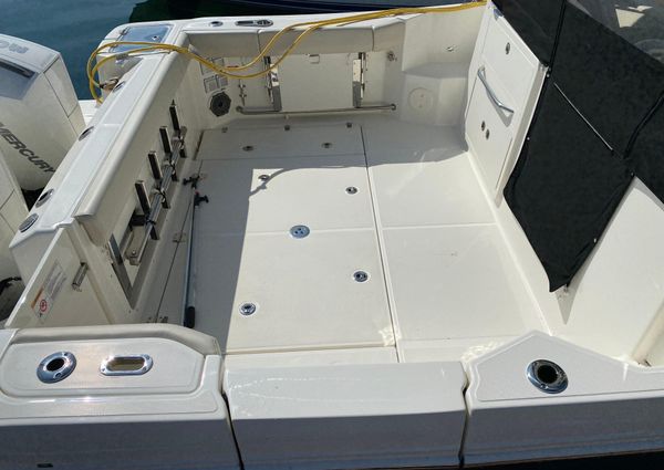 Boston Whaler 325 Conquest image