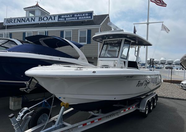 Robalo R272-CENTER-CONSOLE image