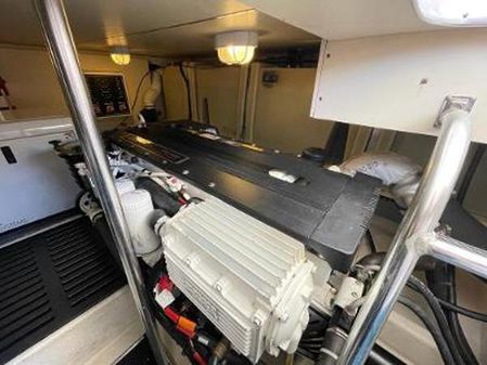 Luhrs 35-CONVERTIBLE image
