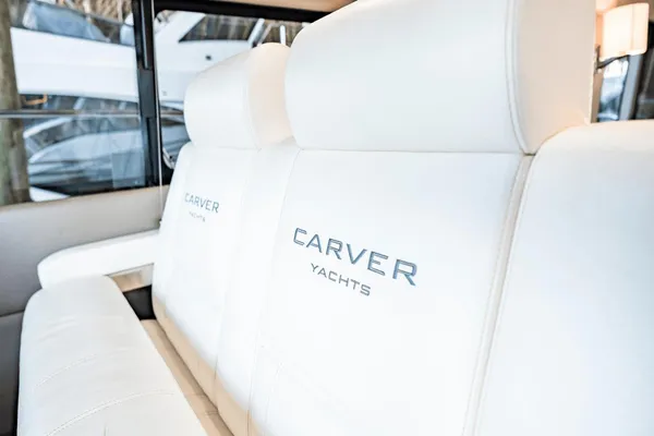 Carver 52 Command Bridge image