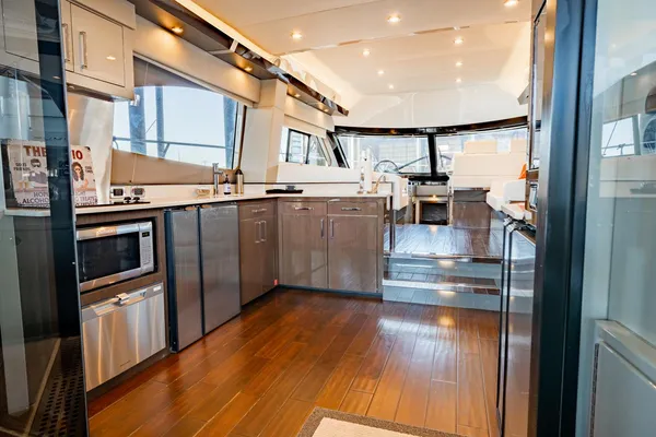 Carver 52 Command Bridge image