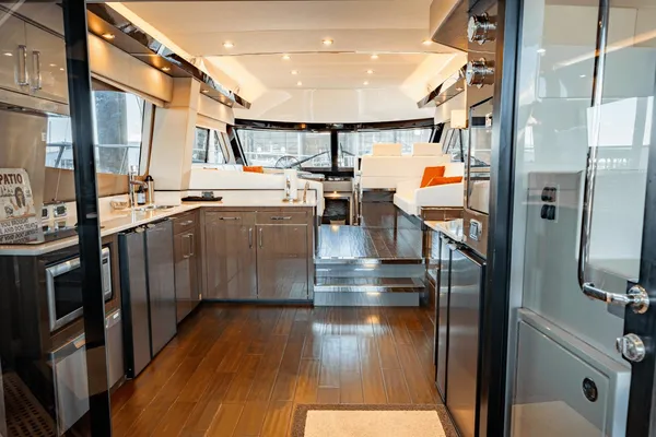 Carver 52 Command Bridge image