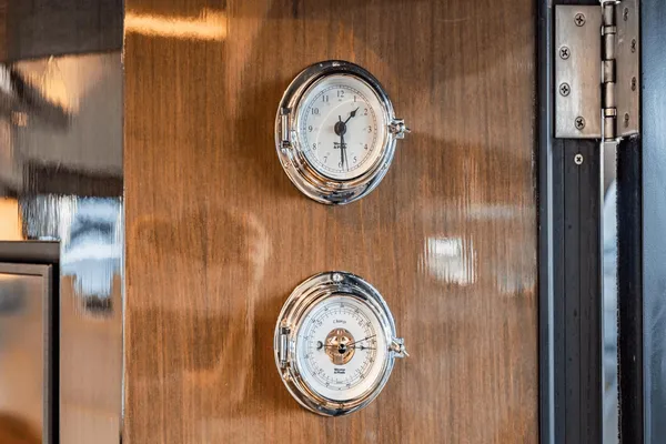 Carver 52 Command Bridge image