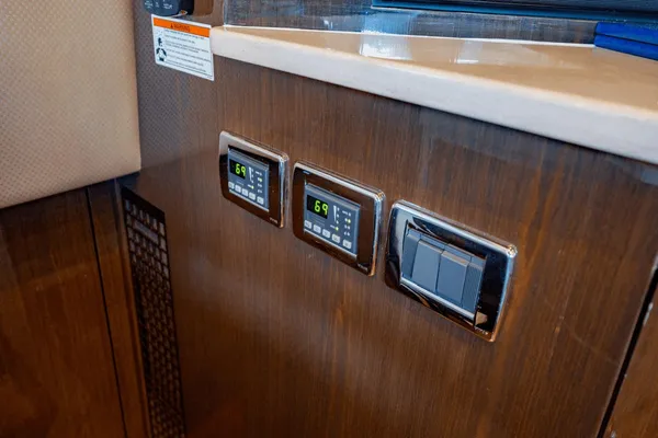 Carver 52 Command Bridge image