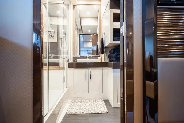 Carver 52 Command Bridge image