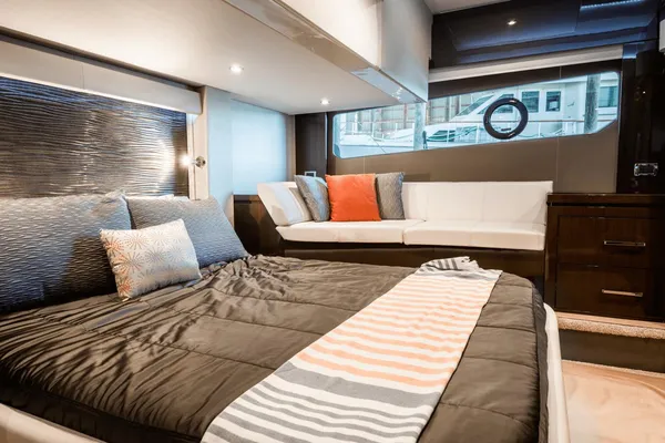 Carver 52 Command Bridge image