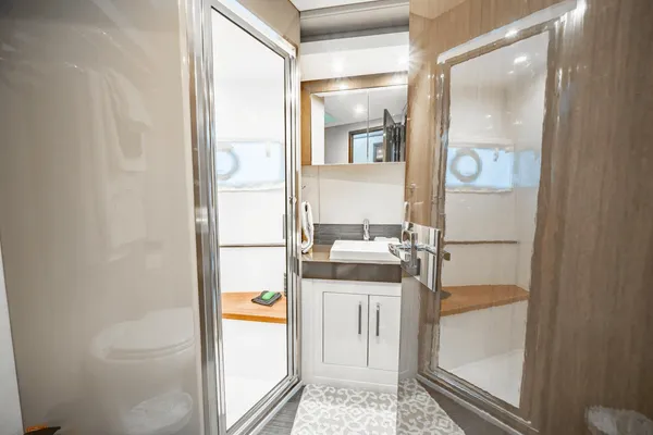 Carver 52 Command Bridge image