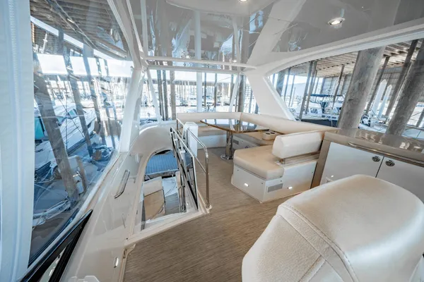 Carver 52 Command Bridge image