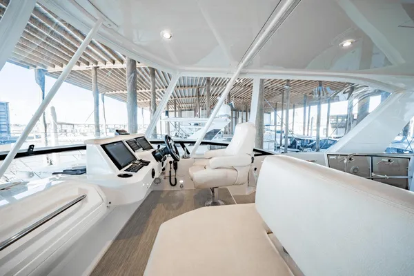 Carver 52 Command Bridge image