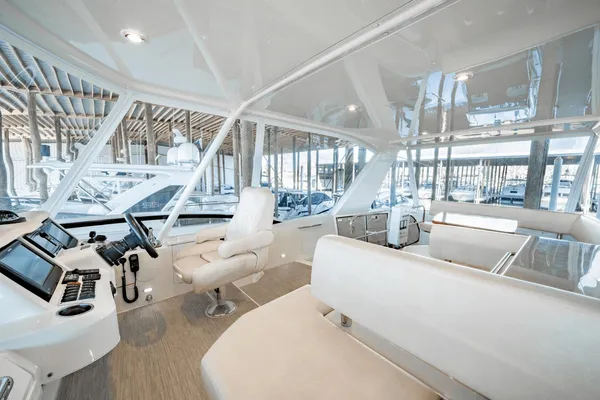 Carver 52 Command Bridge image