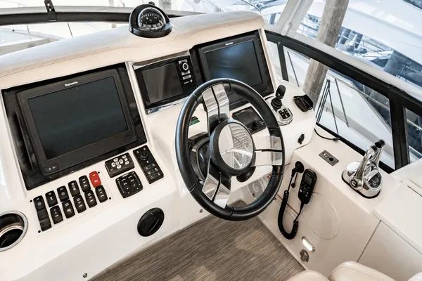 Carver 52 Command Bridge image