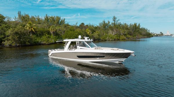 Boston Whaler 420 Outrage