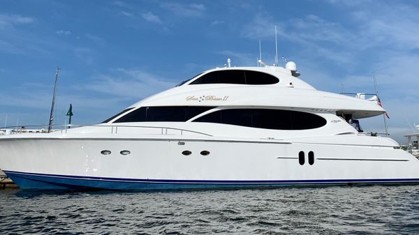 Lazzara Yachts Sky Lounge 