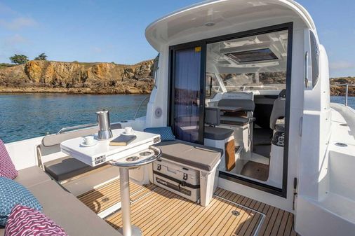 Beneteau Antares 8 Cruising Version image