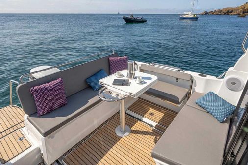 Beneteau Antares 8 Cruising Version image