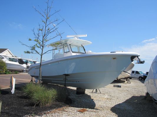 Everglades 335 Center Console - main image