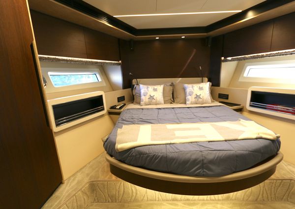 Azimut 72 Flybridge image