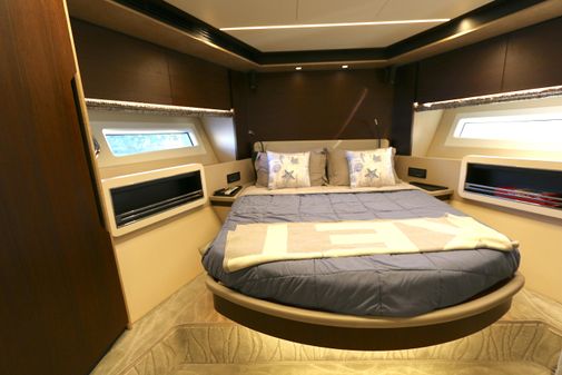 Azimut 72 Flybridge image