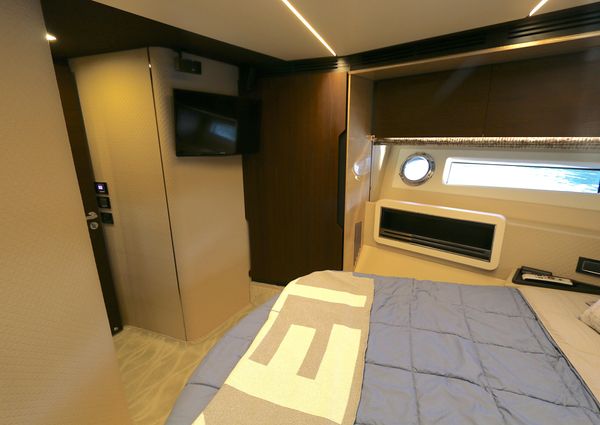 Azimut 72 Flybridge image