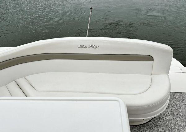 Sea Ray 320 Sundancer image