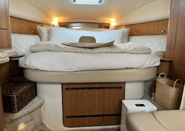 Sea Ray 320 Sundancer image