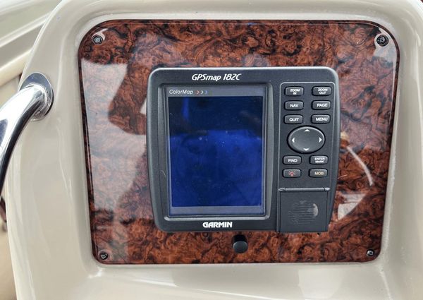 Sea Ray 320 Sundancer image