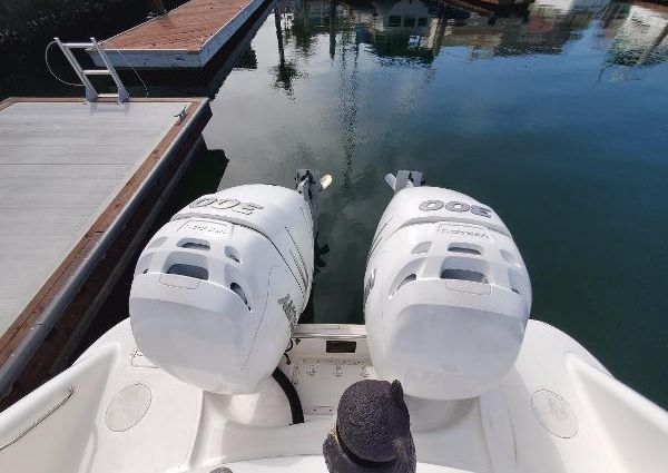 Boston-whaler OUTRAGE-CENTER-CONSOLE image