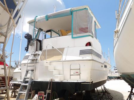 Sea Ray 440 Aft Cabin image