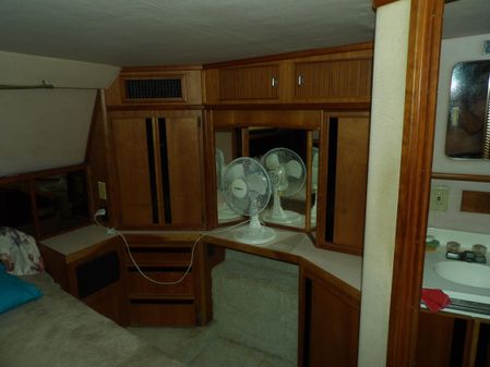 Sea Ray 440 Aft Cabin image