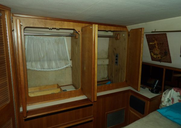 Sea Ray 440 Aft Cabin image