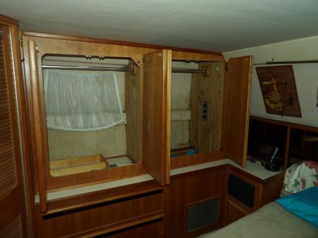 Sea Ray 440 Aft Cabin image