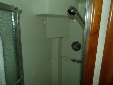 Sea Ray 440 Aft Cabin image