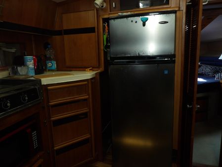 Sea Ray 440 Aft Cabin image