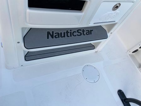 NauticStar 2102 Legacy image