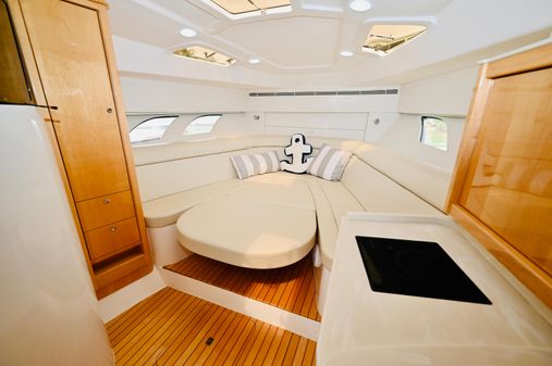 Intrepid 475 Sport Yacht image