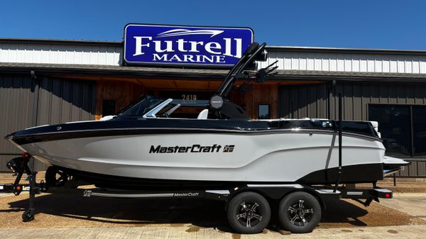 MasterCraft XT23 