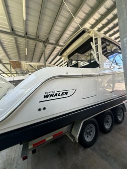 Boston-whaler 325-CONQUEST image