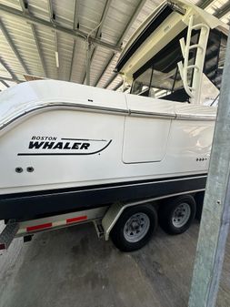 Boston-whaler 325-CONQUEST image