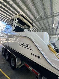 Boston-whaler 325-CONQUEST image