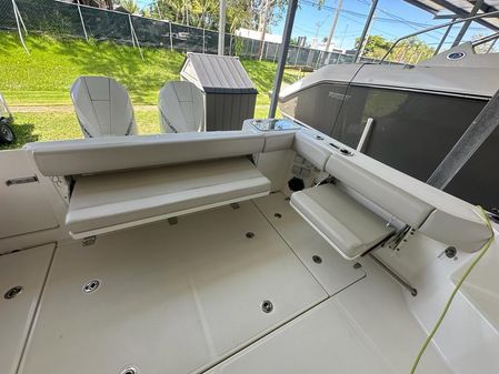 Boston-whaler 325-CONQUEST image