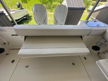 Boston-whaler 325-CONQUEST image