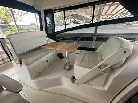 Boston-whaler 325-CONQUEST image