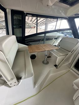 Boston-whaler 325-CONQUEST image