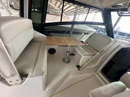 Boston-whaler 325-CONQUEST image