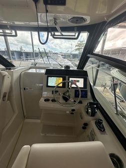 Boston-whaler 325-CONQUEST image