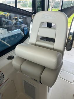 Boston-whaler 325-CONQUEST image