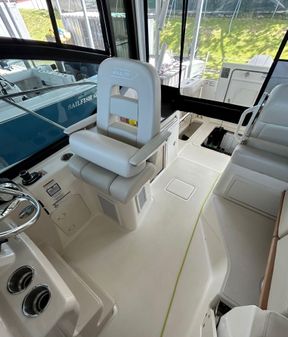 Boston-whaler 325-CONQUEST image