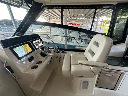 Boston-whaler 325-CONQUEST image