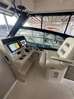 Boston-whaler 325-CONQUEST image