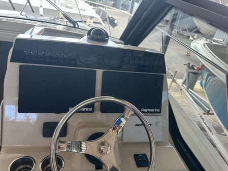 Boston-whaler 325-CONQUEST image